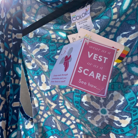 ⭐️ 2 in 1 Vest and Scarf Floral Pattern L ⭐️ - Picture 4 of 4